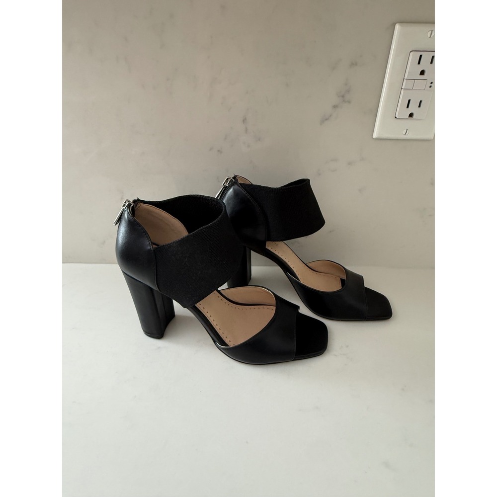 Adrienne Vittadini Womens Black Block Heel Ankle Strap Sandals Size 6.5M Zip Up
